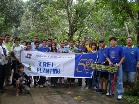 Tree Planting at Botanical 2.JPG